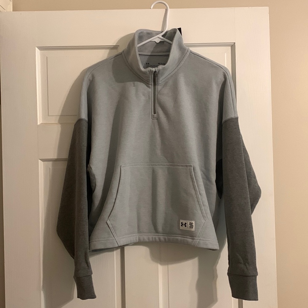 NWT Under Armour pullover fleece top, 1/4 zip. small, two-tone grey